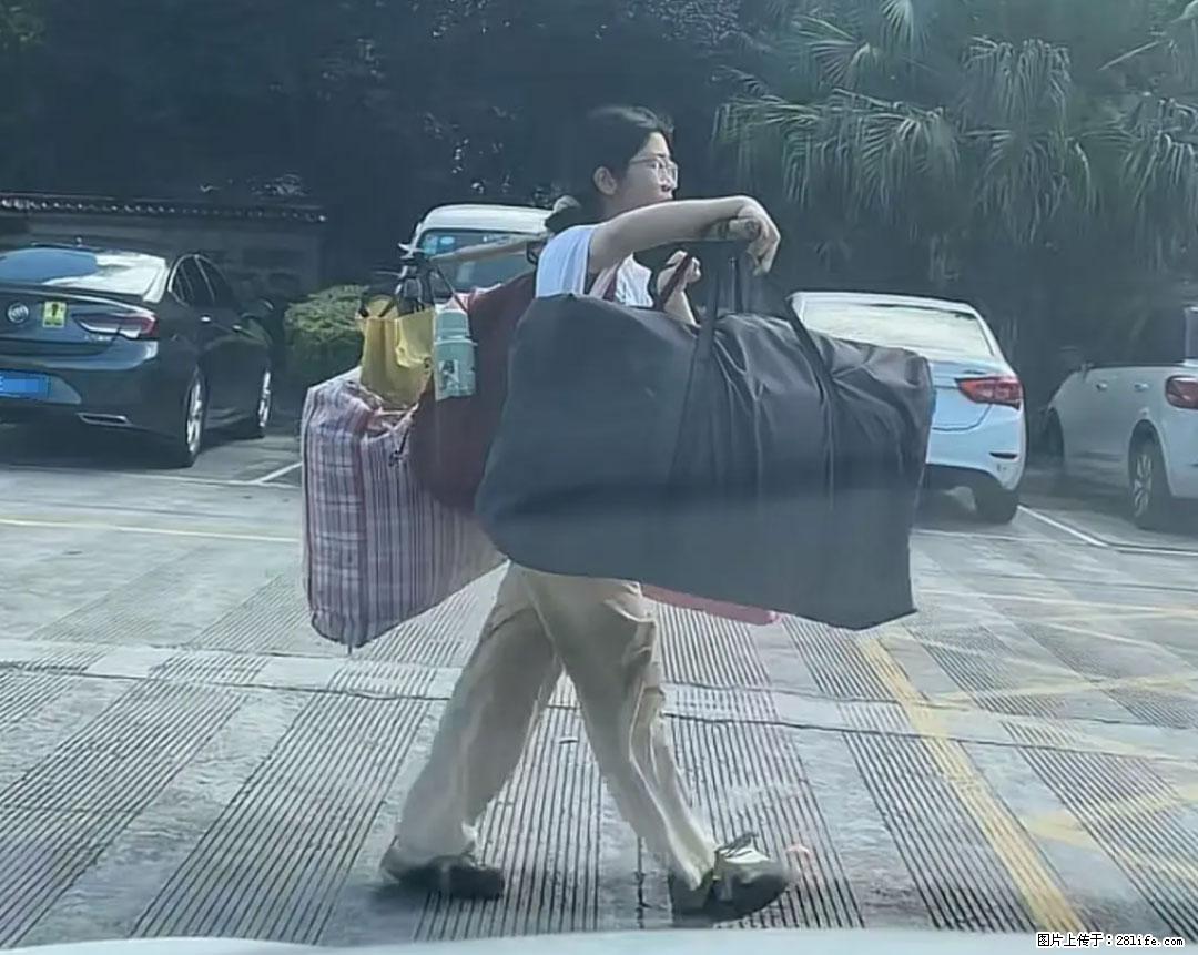 全网追的“扁担女孩”,找了一份暑假工,时薪12元 - 抚州生活资讯 - 抚州28生活网 fuzhou.28life.com